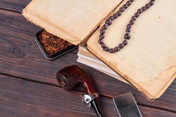 Quels sont les accessoires essentiels pour un look de plage parfait ?