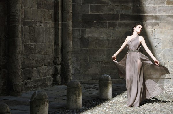 Quels types de robes conviennent le mieux pour des soirées cocktail en hiver ?